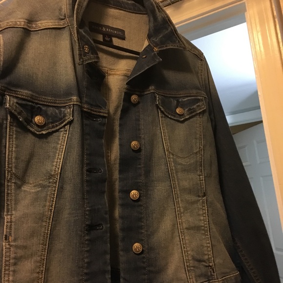 Jean jacket - Picture 2 of 3